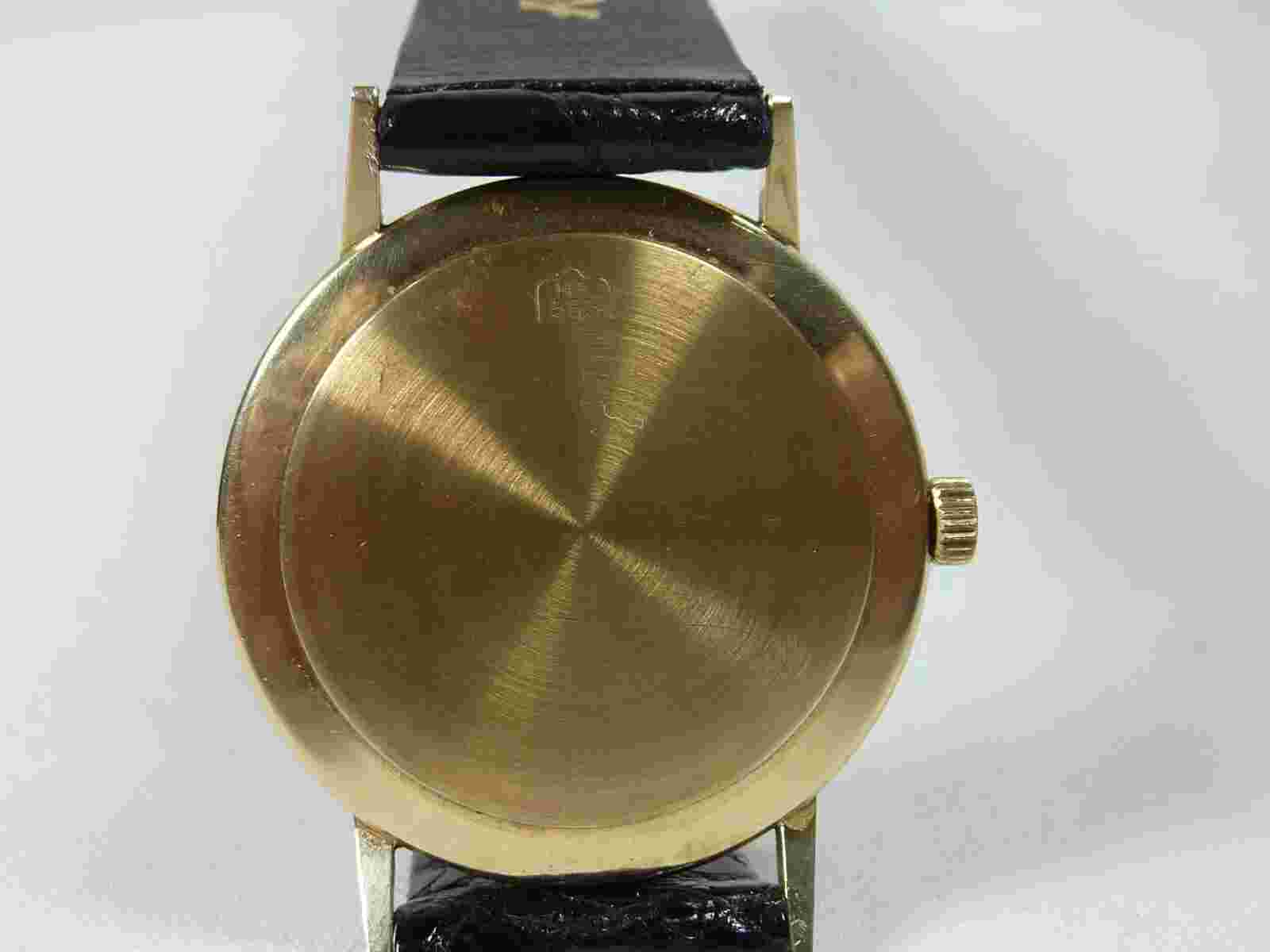 Vulcain Swiss Men's Watch in 14k Gold With Kreisler Alligator Band