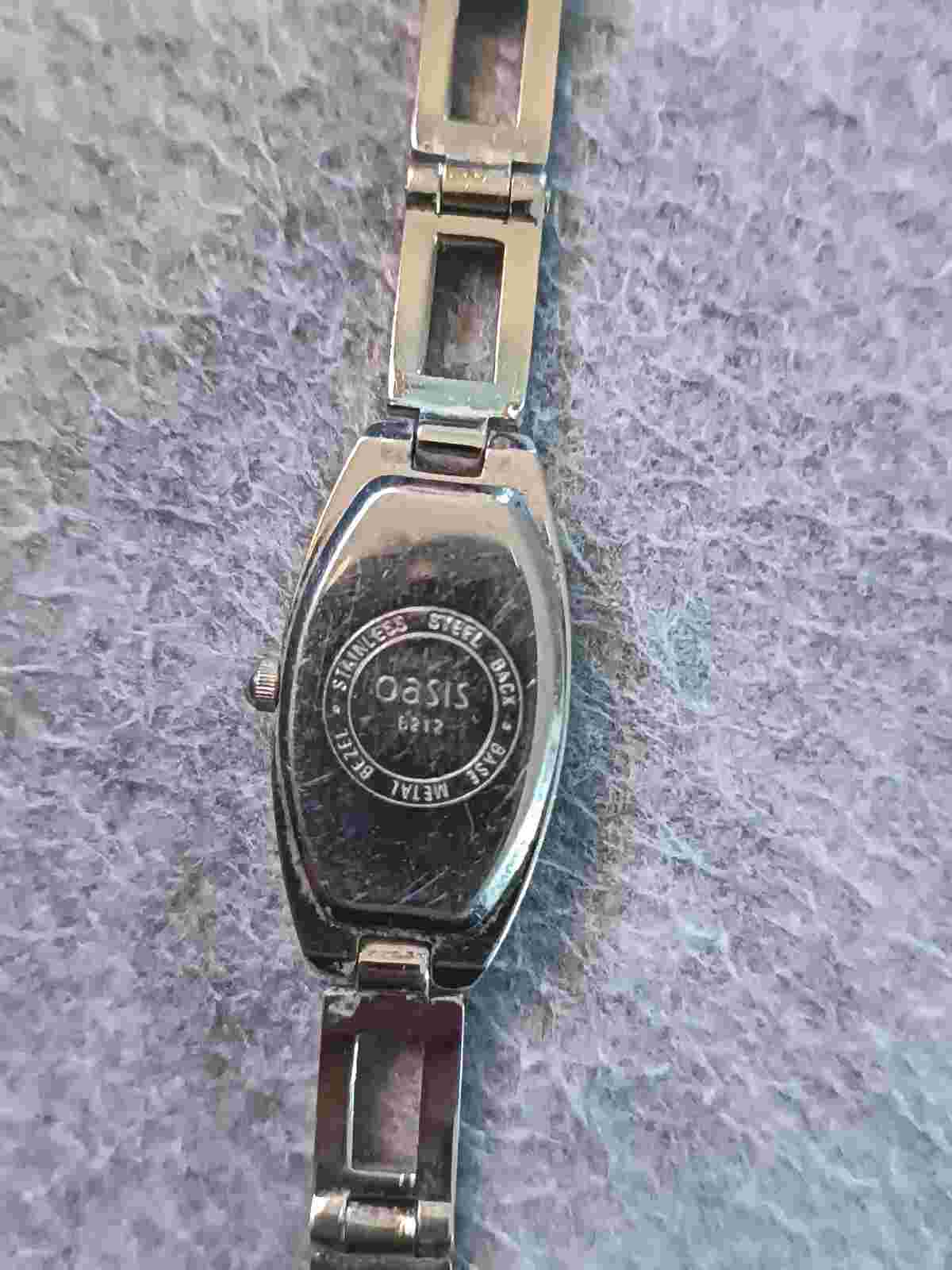 Oasis womens pink shiny dial Silver Tone quartz watch