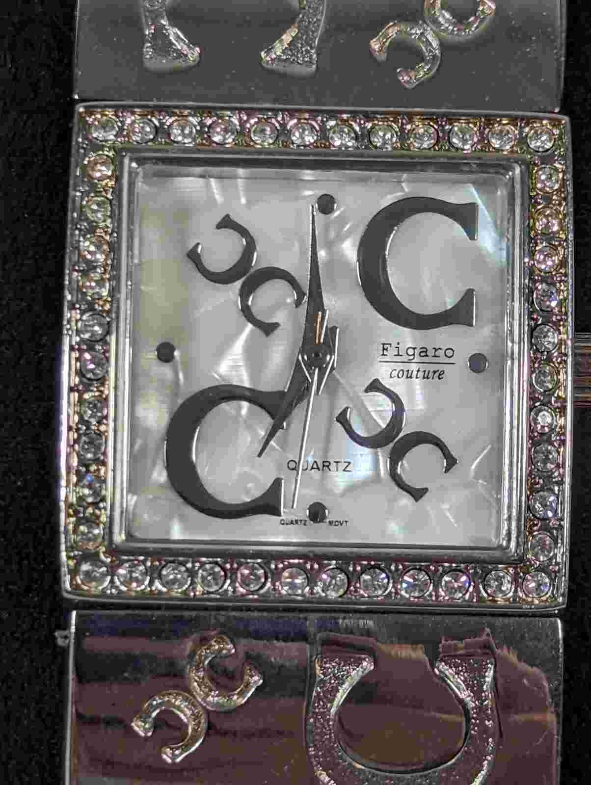 Figaro Couture Pearlized Dial Crystal Accent Bracelet Band Watch