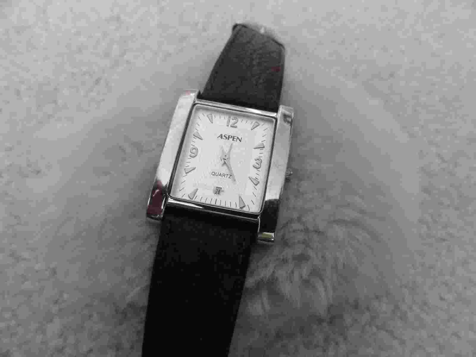 Aspen Quartz Watch - Brown Leather Band - Shows the Date