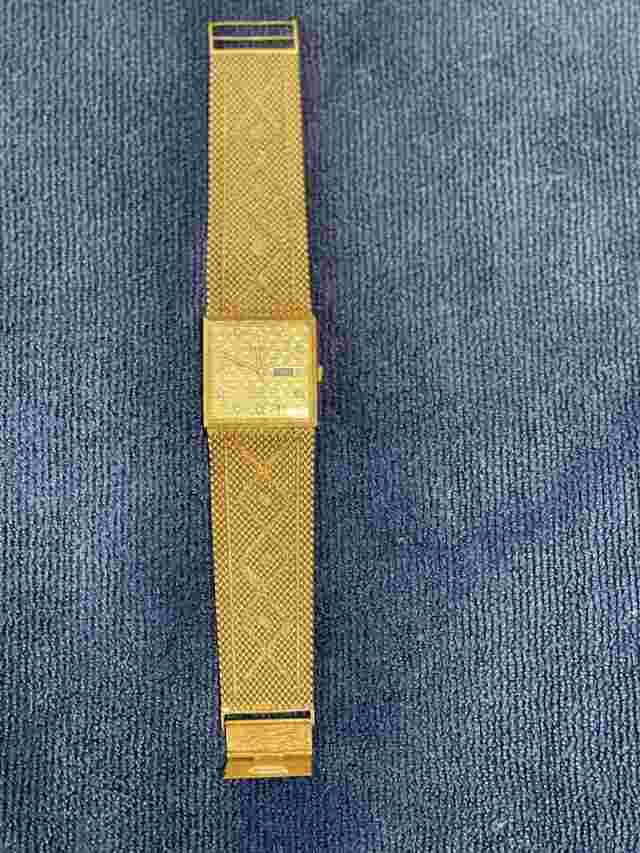 Juvenia Macho 18K Solid Gold And Dimonds Watch. Gold Fase With 11 Dimonds