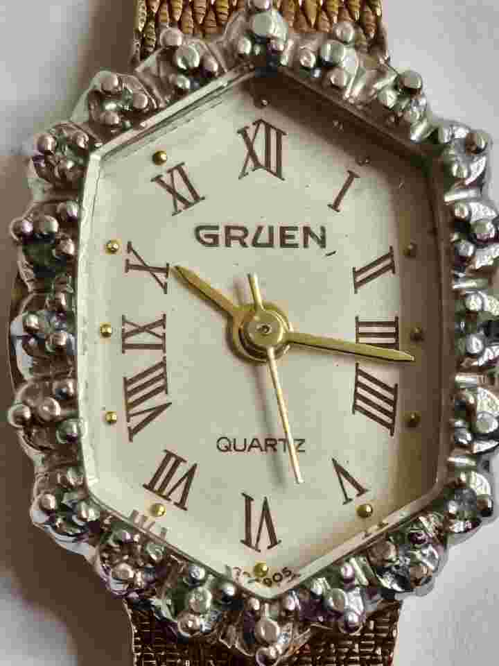 Gorgeous Ladies Gruen Quartz Watch Decorative Band Gemmed Dial New Battery