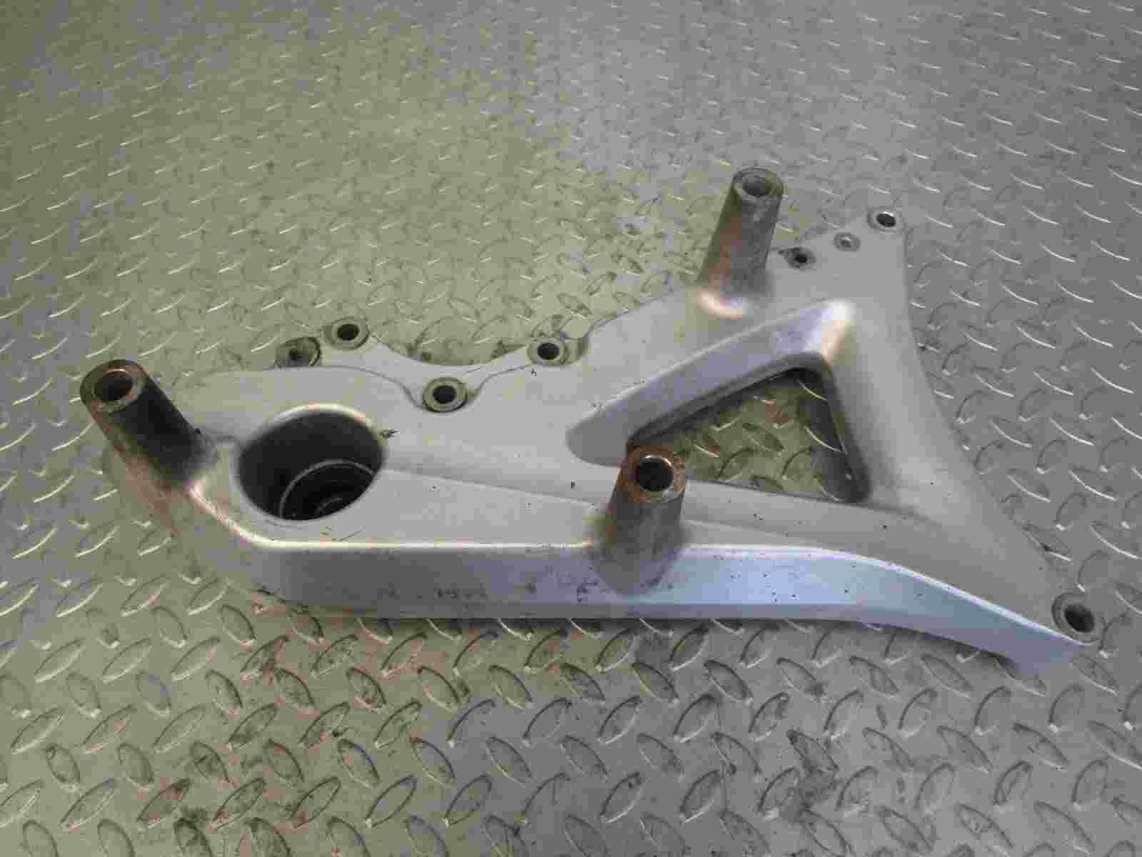 YAMAHA X-CITY 250 2006 2016 EXHAUST BRACKET