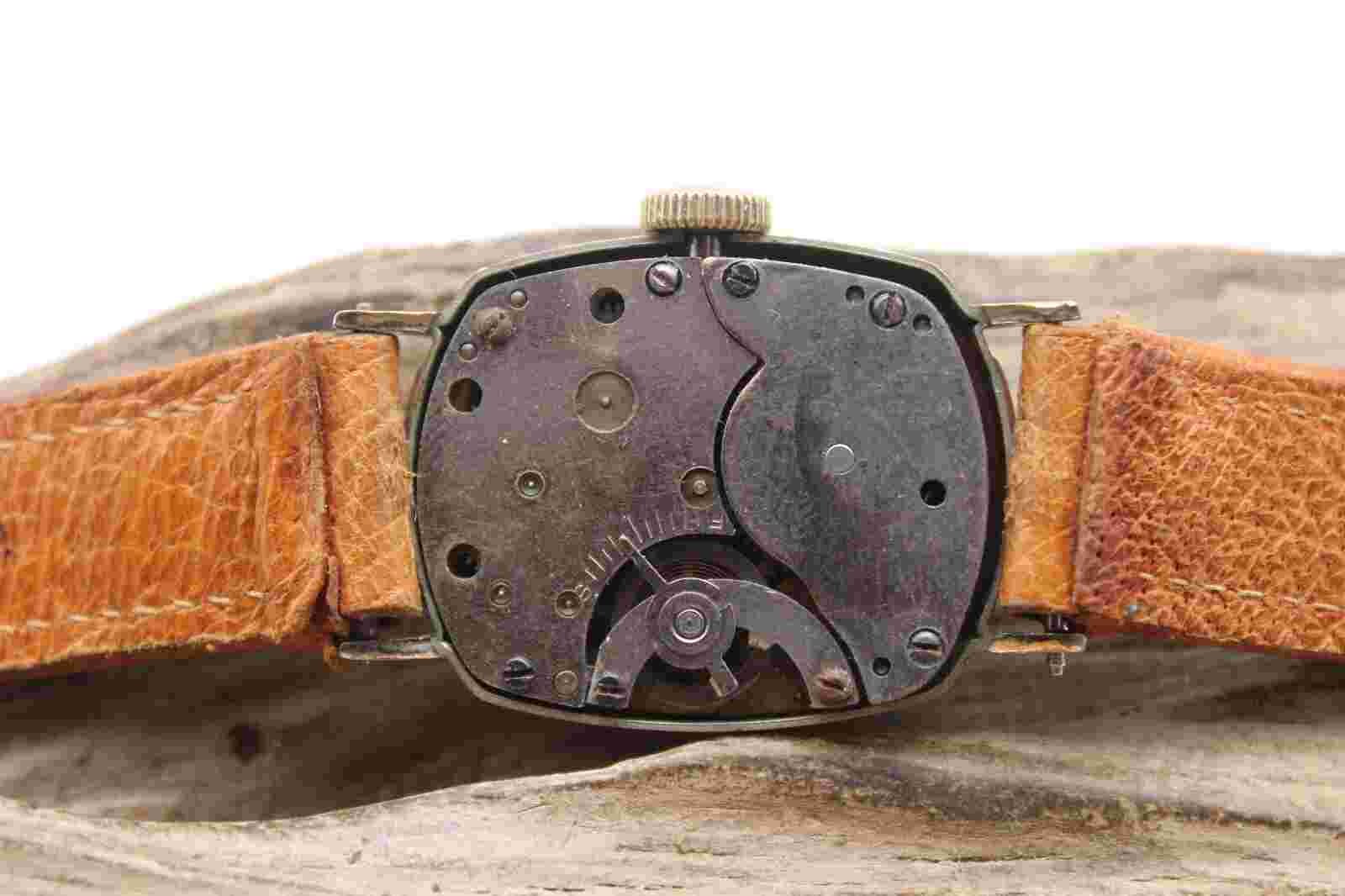 KELTON 20-28118 USA TANK WATCH 26.1x32.1mm 16.5mm LUG FOR REPAIR (CM)
