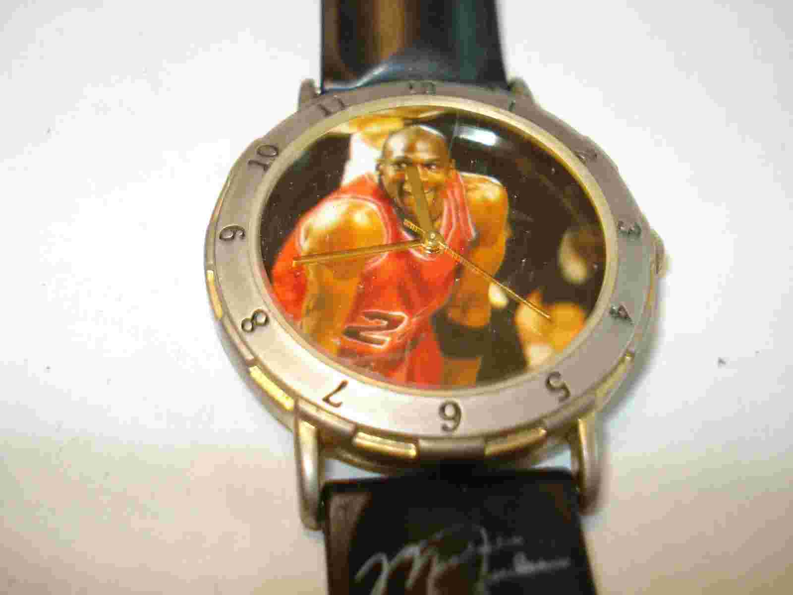 RARE VINTAGE MICHAEL JORDAN CHICAGO BULLS WILSON WATCH SIGNED