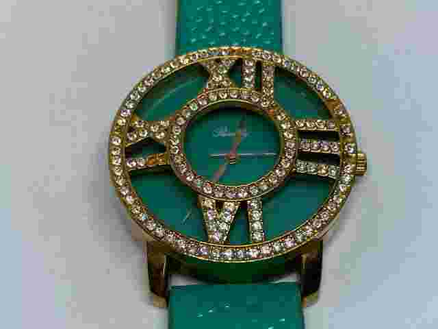 Romilly Men Lady Gold Tone Green Rhinestone Analog Quartz Watch Hour~New Battery