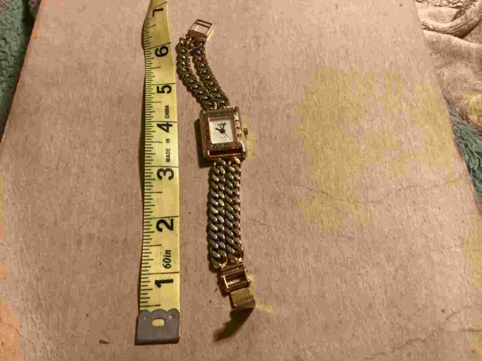 LADIES VISAGE WRIST WATCH - White Face - Gold Band - New Battery - Runs