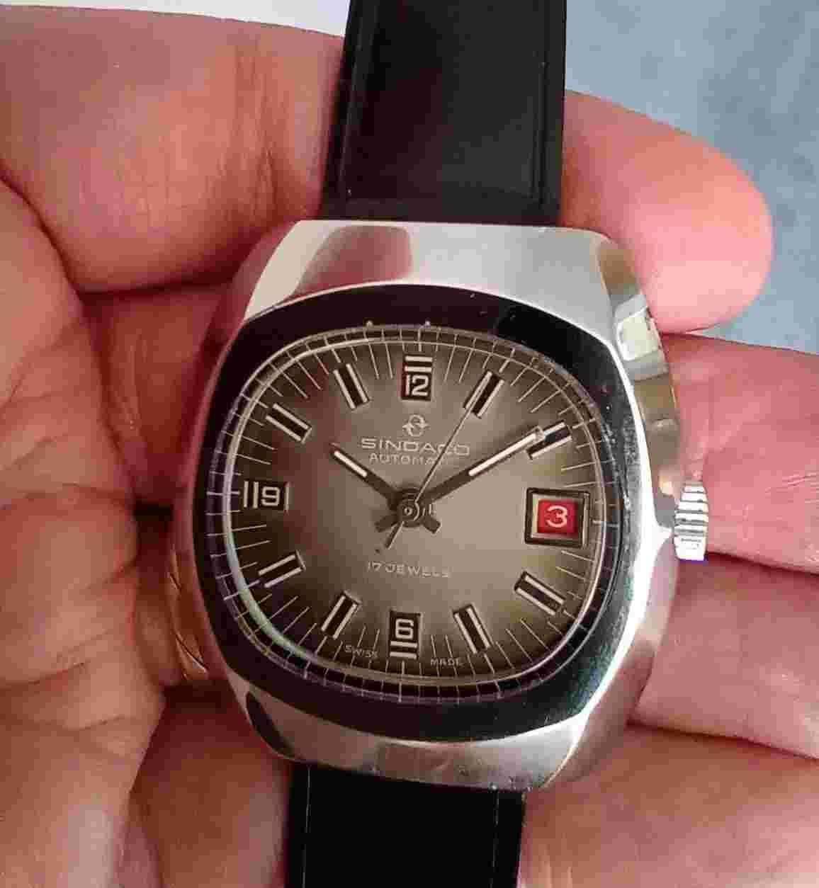 Vintage 1970's Sindaco Men's Wristwatch Automatic + Date 17 Jewel Swiss Made