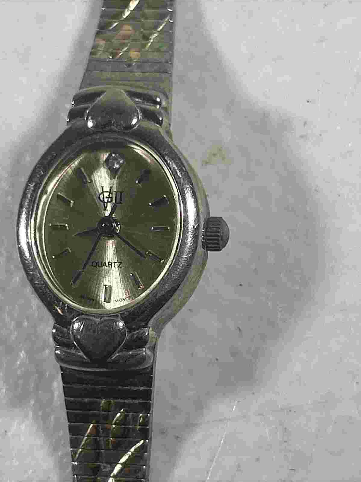 Gloria Vanderbilt Two Tone Quartz Analog Ladies Watch Needs battery