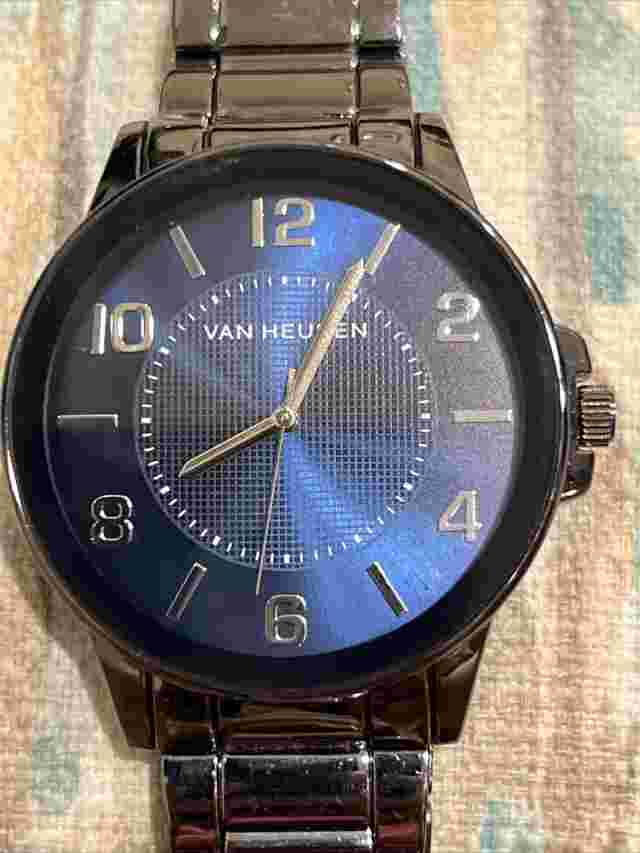 Van Heusen Wrist Watch Simplicity Large Face Blue New Energizer Battery