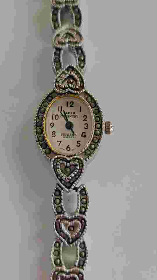 Vtg Supreme Sarah Cov Marcasite Silver Toned Metal Heart Shape Band Watch 7.5" L