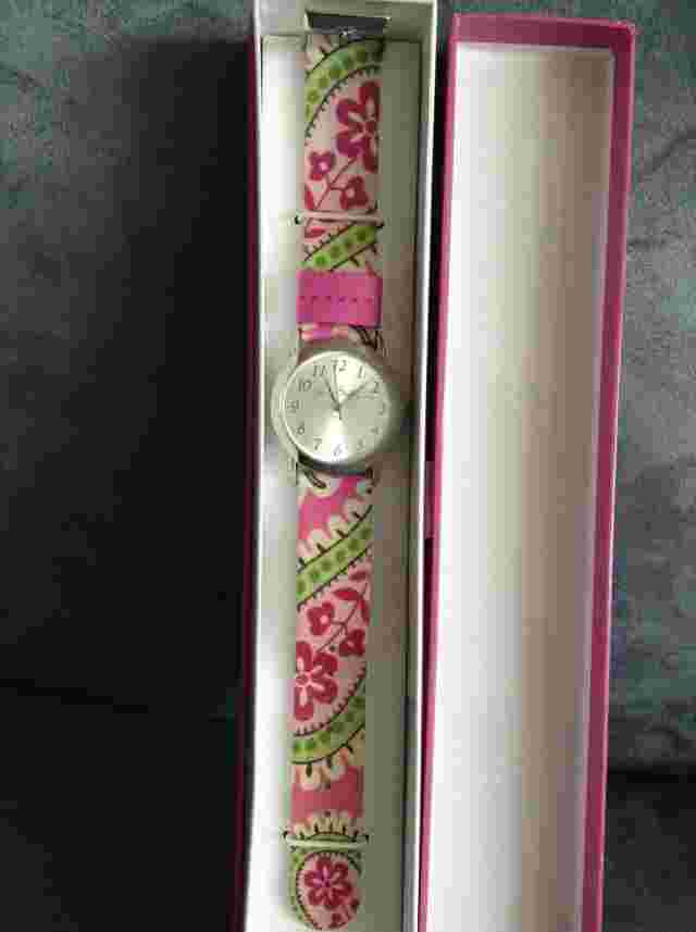 VERA BRADLEY BERMUDA PINK WATCH COMES WITH BOX - USED - VERY RARE