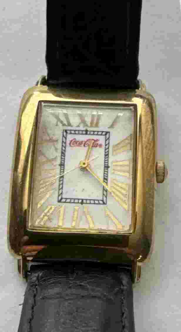 Cocacola Tank  Men'S Watch Tank Gold Tone Quartz New Battery