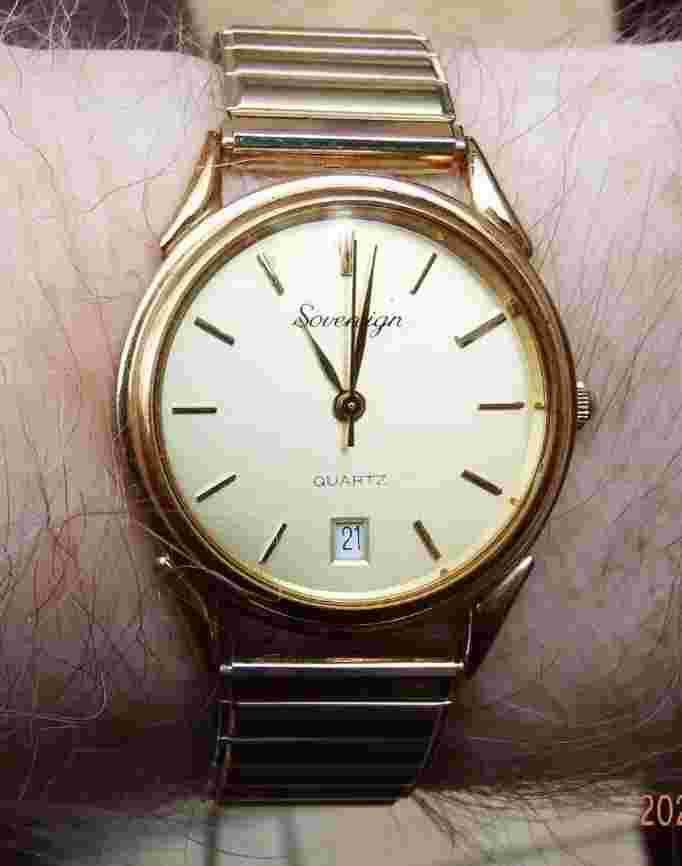 VERY GOOD VINTAGE SOVEREIGN SWISS QUARTZ GP BRACELET  WATCH. GWO.