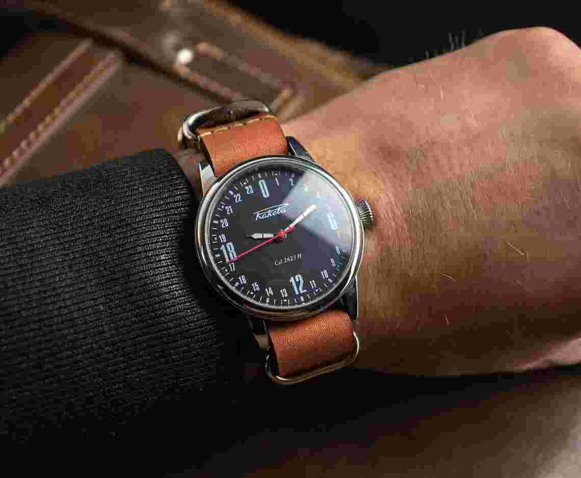 Raketa 24 Hours, Vintage men's watch ROCKET mechanical Soviet black watch