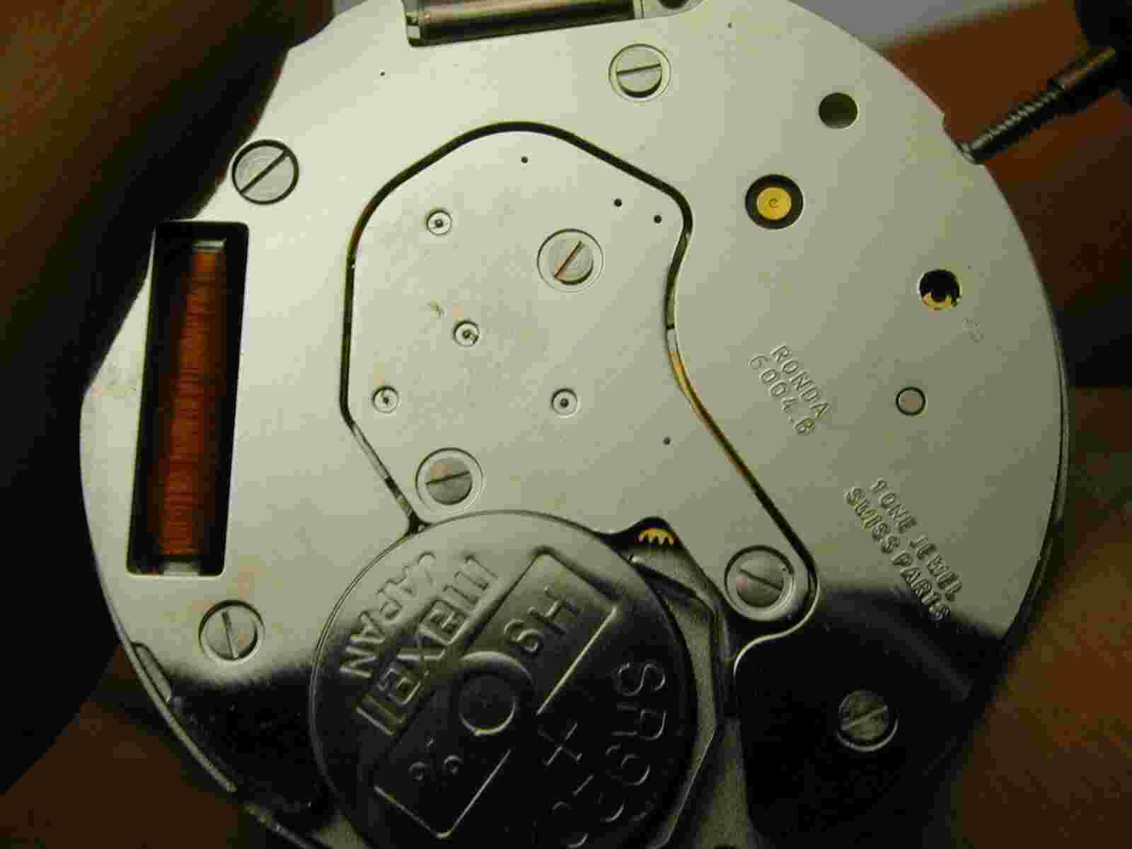 Ronda 6004.B  SUB SECOND, DATE AT 12 RUNNING WITH STEM HAS NEW BATTERY