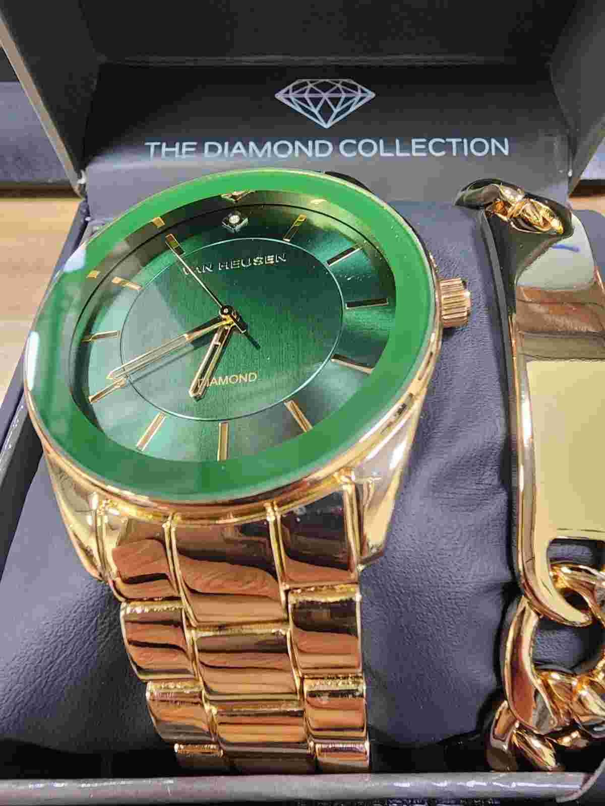 Van Heusen Men's VAN2141BU Diamond Dial Watch and Bracelet set