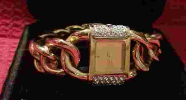 THE FRANKLIN MINT Women’s Gold Tone Swiss Movement 26 mm Wide 18 mm Long