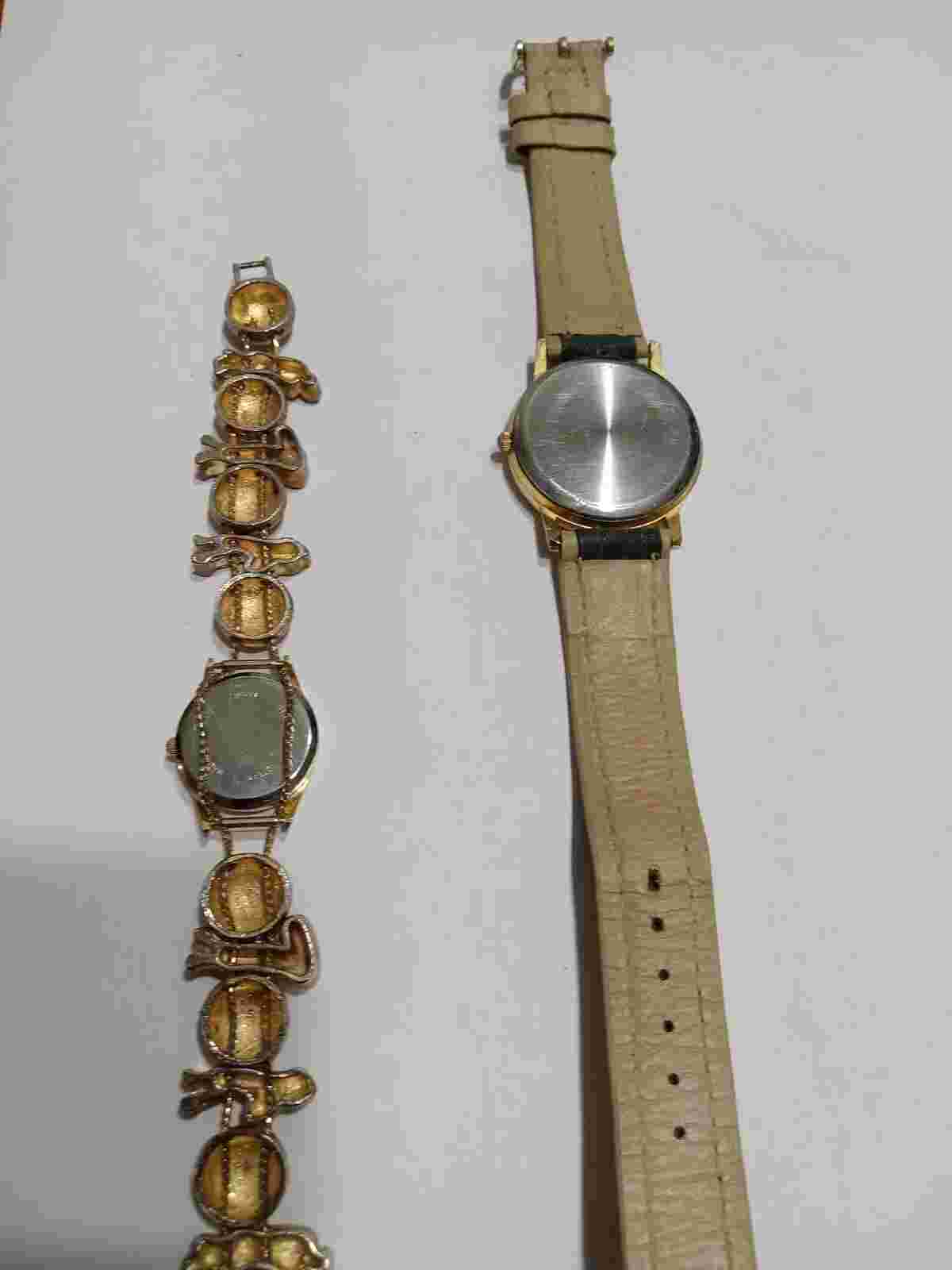 2 Vintage Golf  Watch 1 W/Green And Brown Golfer Leather Strap And 1 gold col