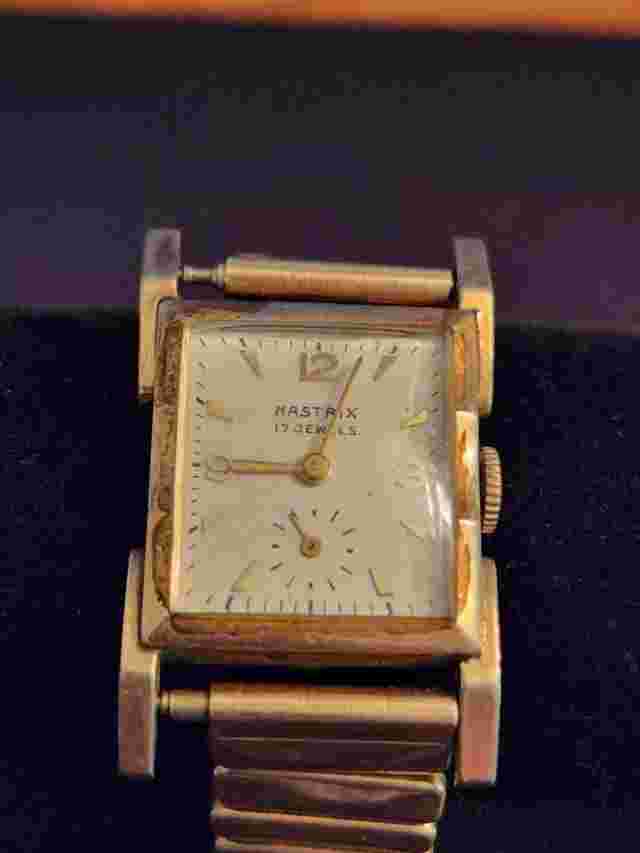 Nastrix 17 Jewels Swiss Made Vintage Mechanical Womens Watch. Works