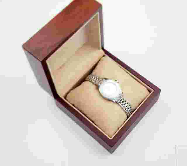 Women's SWISS 925 STERLING SILVER Watch LOIS HILL LH-0026. In BOX