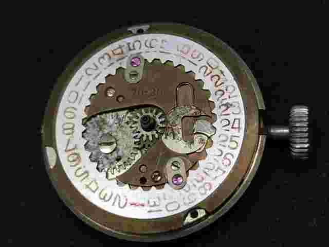 WESTERN WINDING MOVEMENT CAL NO.FHF-702 CROWN AT-3 O'CLOCK B-255