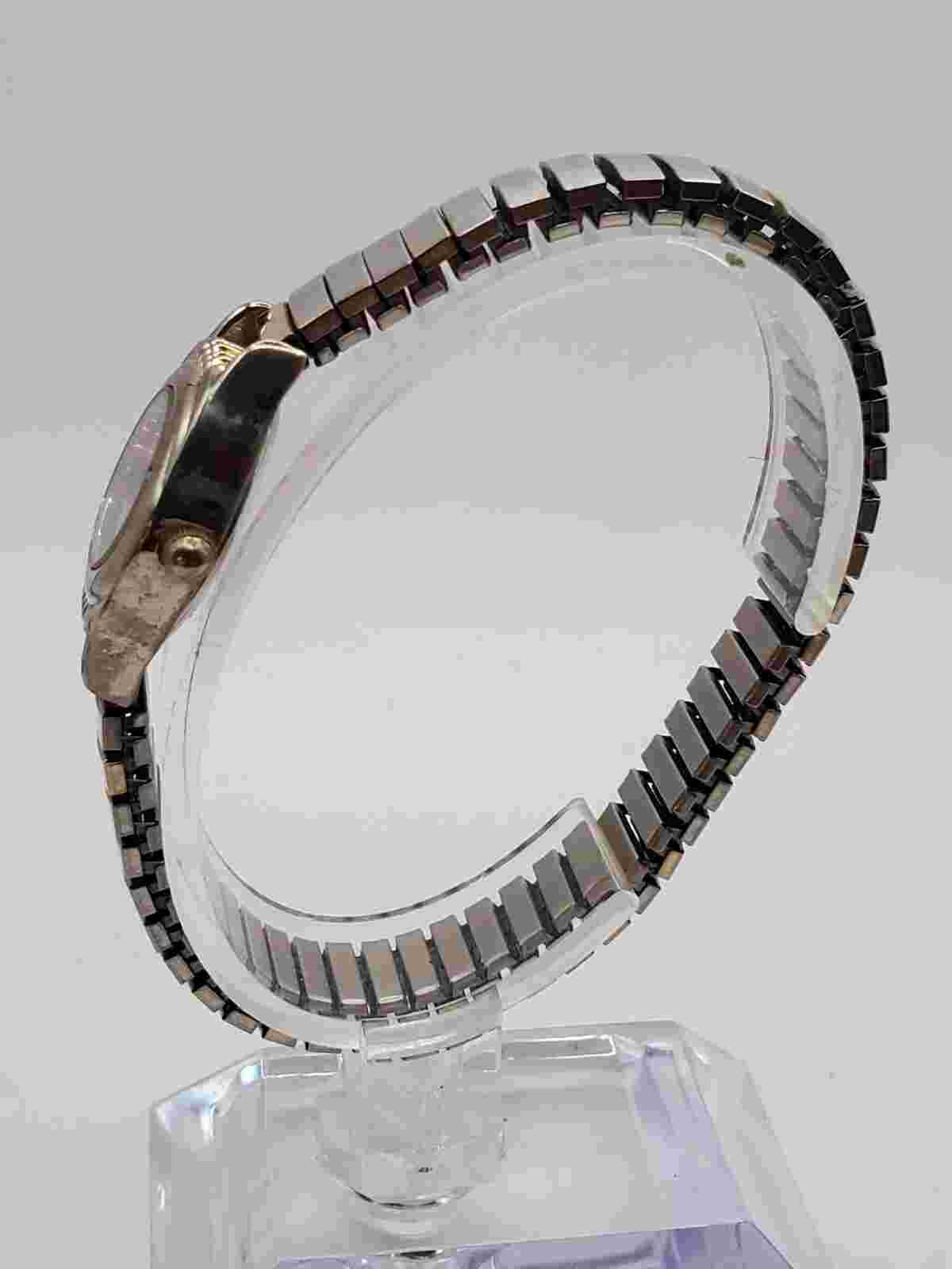 Watch It Ladies Dainty Quartz Watch 18mm Round Silver Tone Metal Stretch Band