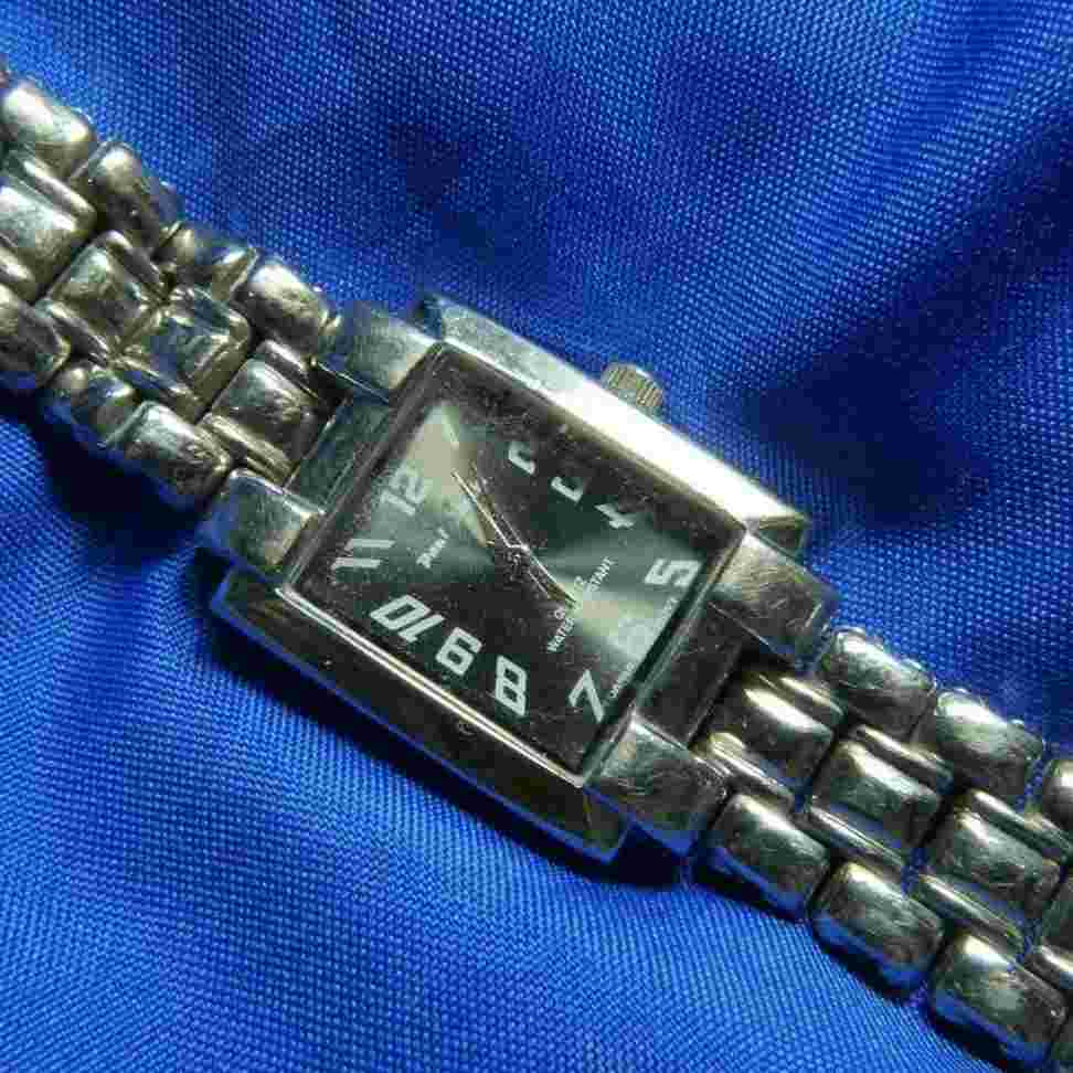 PAUL JARDIN BLACK FACE BRACELET SILVER TONE Watch, NEW BATTERY A15
