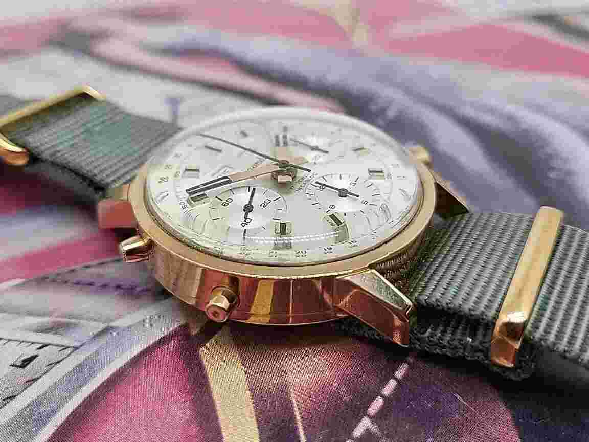 Vintage Gigandet Wakmann Triple Date Chronograph with Valjoux 72C Gold