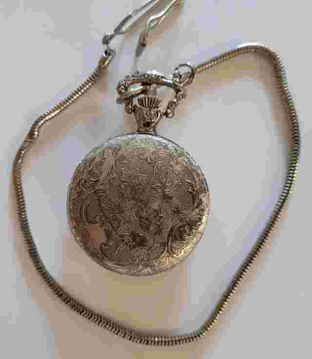 Vintage Le Château 1976 Antimagnetic Swiss Made Pocket Watch Buggy INOP ASIS