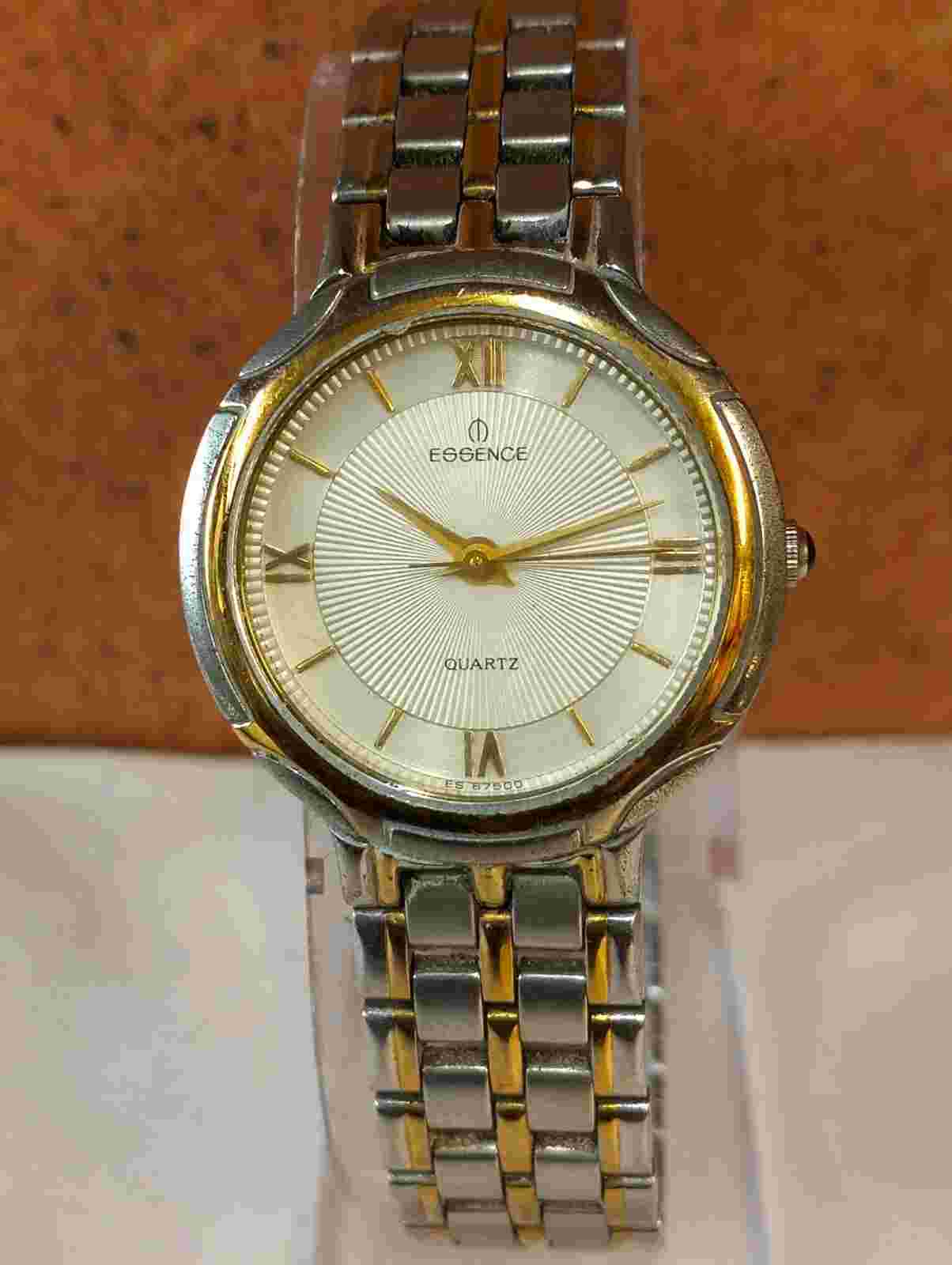 ESSENCE QUARTZ CREAM DIAL ES-67500 WOMEN'S FULLY WORKING ALL ORG. VINTAGE WATCH