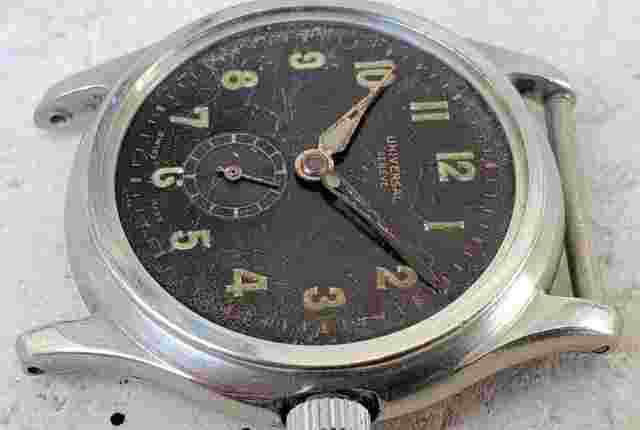 RARE VINTAGE UNIVERSAL IMPERMEABLE MILITARY STEEL AUTOMATIC BUMPER WATCH