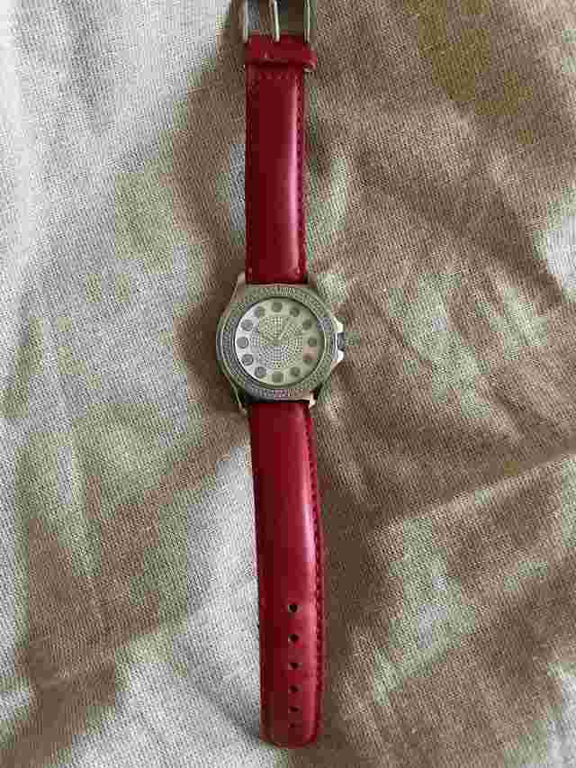 ladies swiss master diamond watch silver tone sm-11  Diameter 35mm.