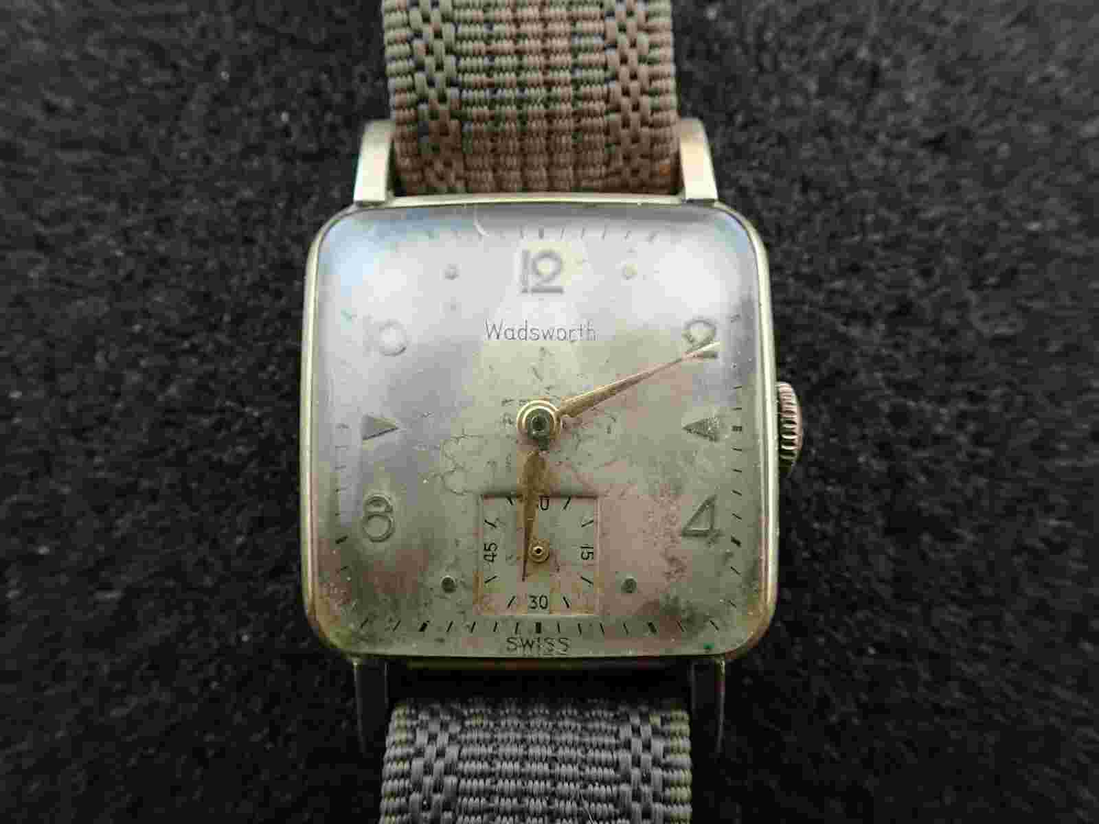 VINTAGE MENS WADSWORTH WRISTWATCH KEEPING TIME