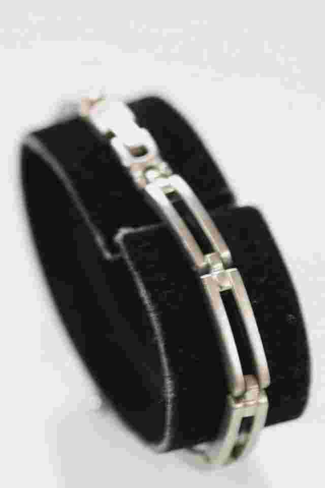 Gloria Vanderbilt Women Watch Silver Stainless Steel Battery WR Blue Quartz
