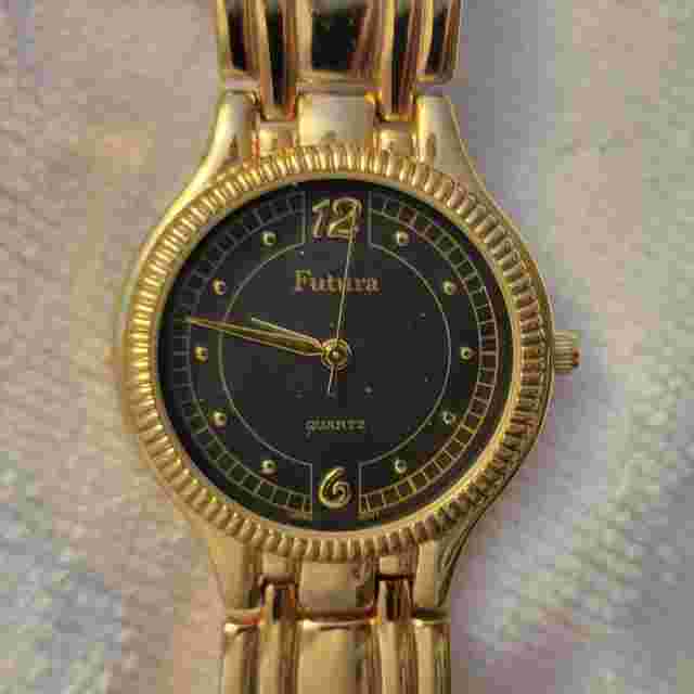 Vintage Futura Gold Tone Black Dial Heavy Band Mens Watch New Battery Runs Great