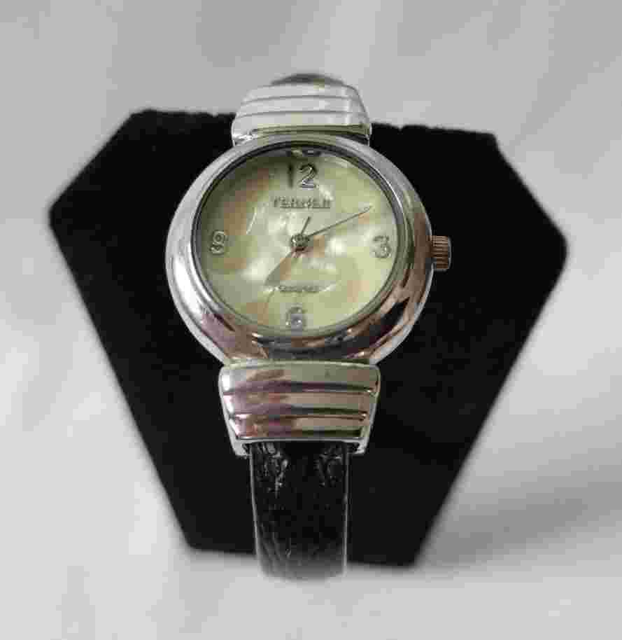 Vintage Terner Black Leather Look Spring Band Fashion Watch-Not tested