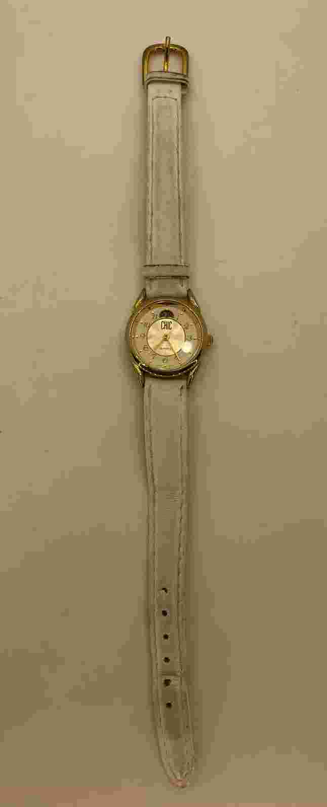 Chic Women's Watch Moon Face Dial Gold Tone Face White Band LCH155 012 2015