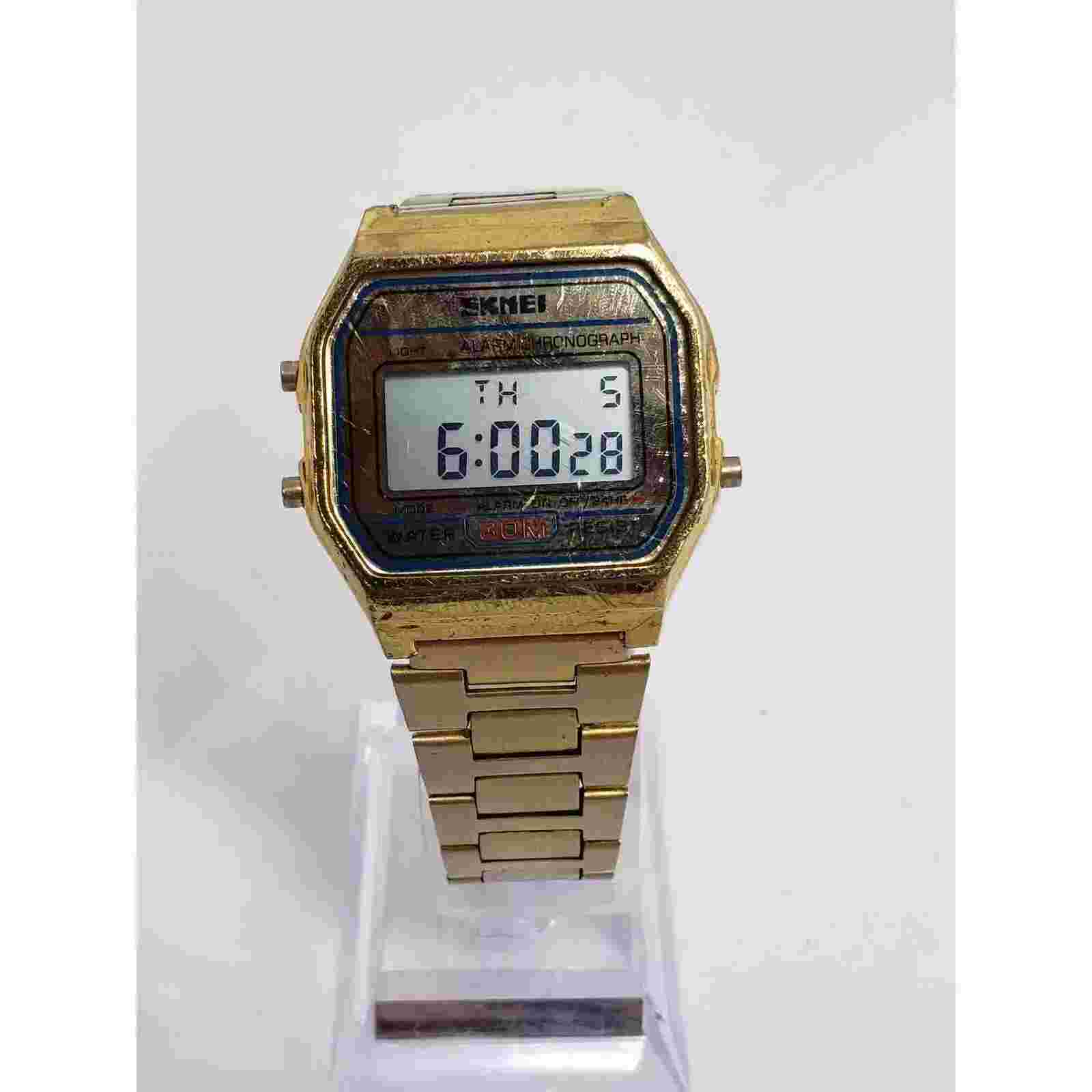 SKMEI men's digital watch. Blue accent on face. 1123 Working watch