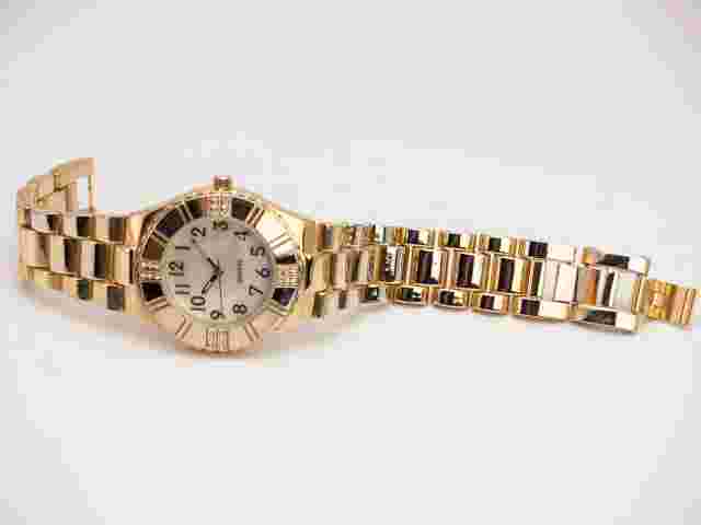 WOMEN'S GOLD FINISH  ROUND CASE ADJUSTABLE  LINKS ANALOG QUARTZ WATCH