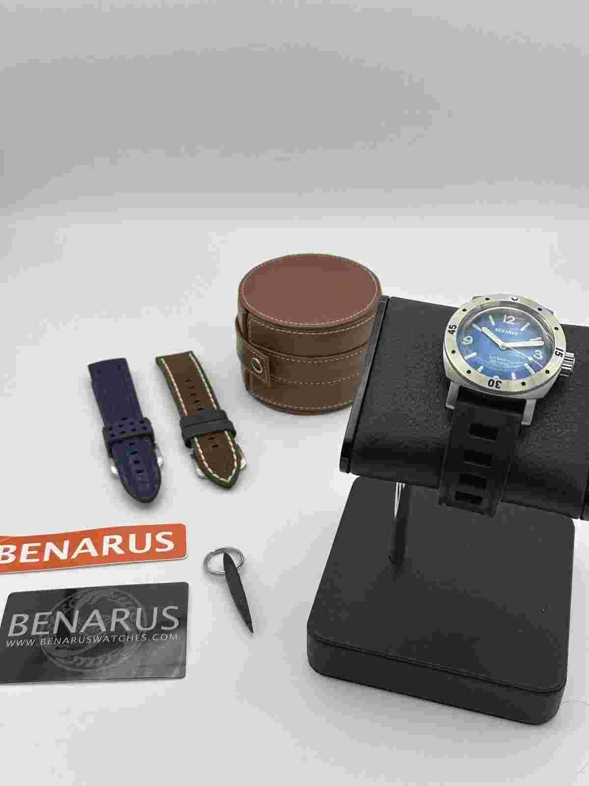 Benarus Vintage Moray Stainless Steel 44mm Teal Blue Dial 300m Diver Automatic