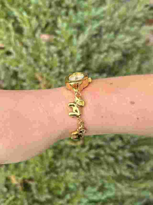 Vintage Y2k Gold Tone Elephant Ladies Dainty Watch Brooks & Bentley