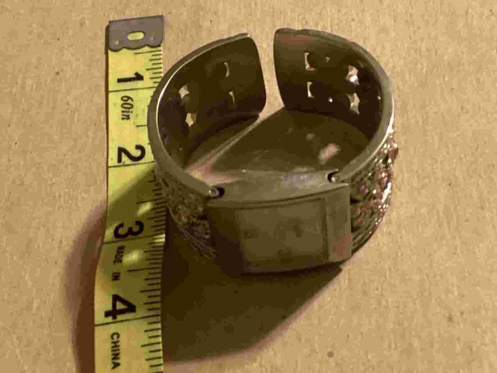 Candie's Women's Silver Face & Bracelet Band - New Battery - Runs - See Pictures