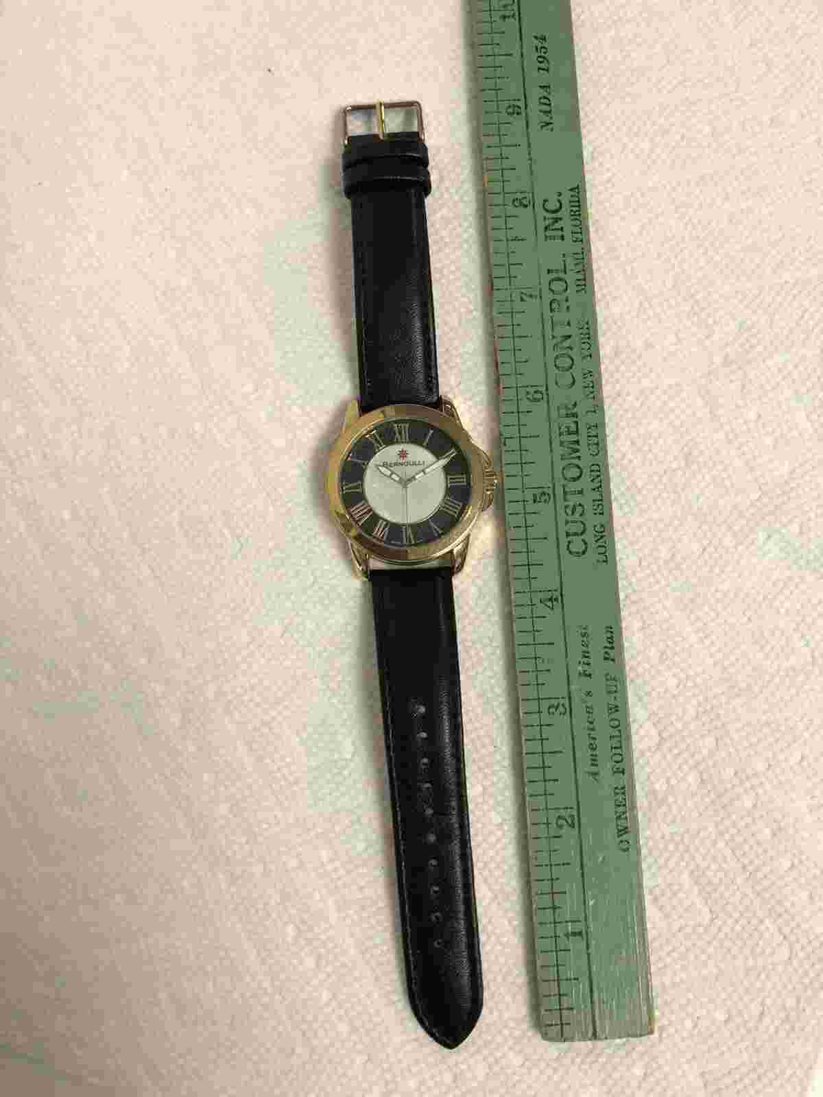 Vintage Men’s Women's Unisex Quartz Watch Bernoulli Model 9843 - Fine