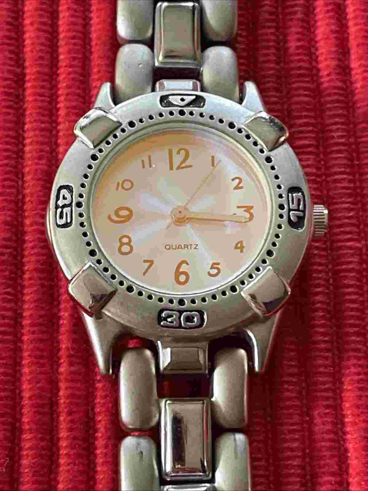 Accutime Mens Blue Faced Silver Toned Watch #10140-00 - Need Battery (GB)