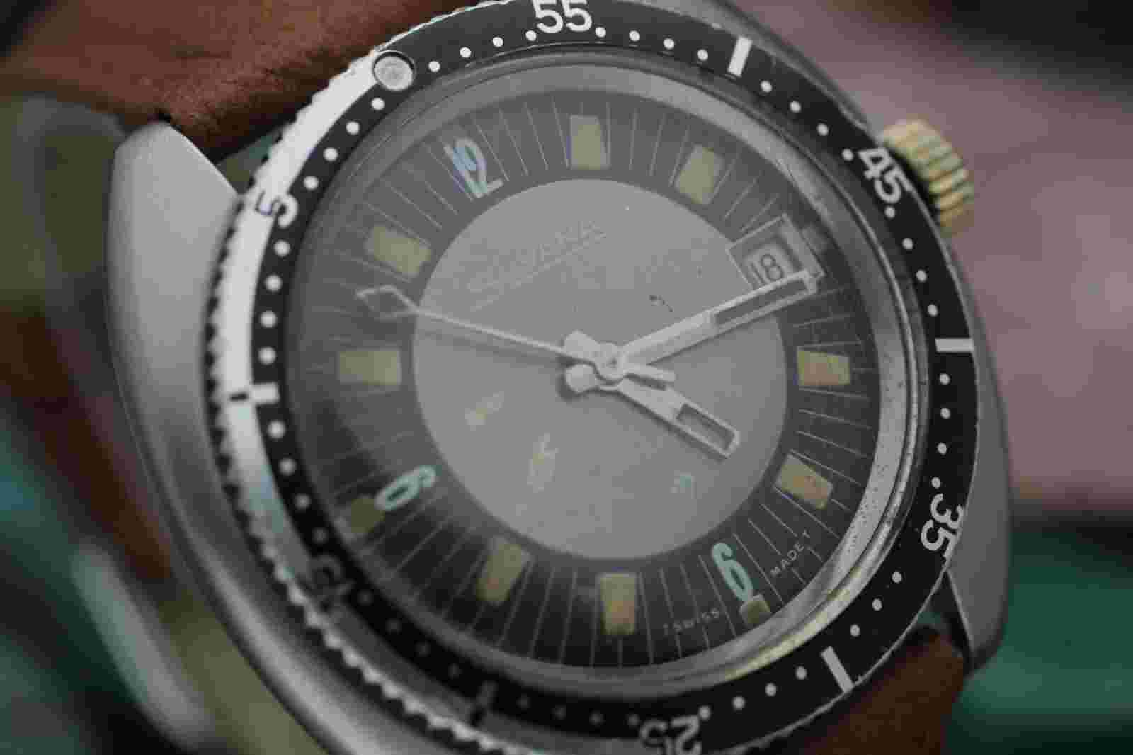 Vintage SILVANA 25 Jewel Automatic Stainless Steel "UFO" 40mm Men's Diver Watch