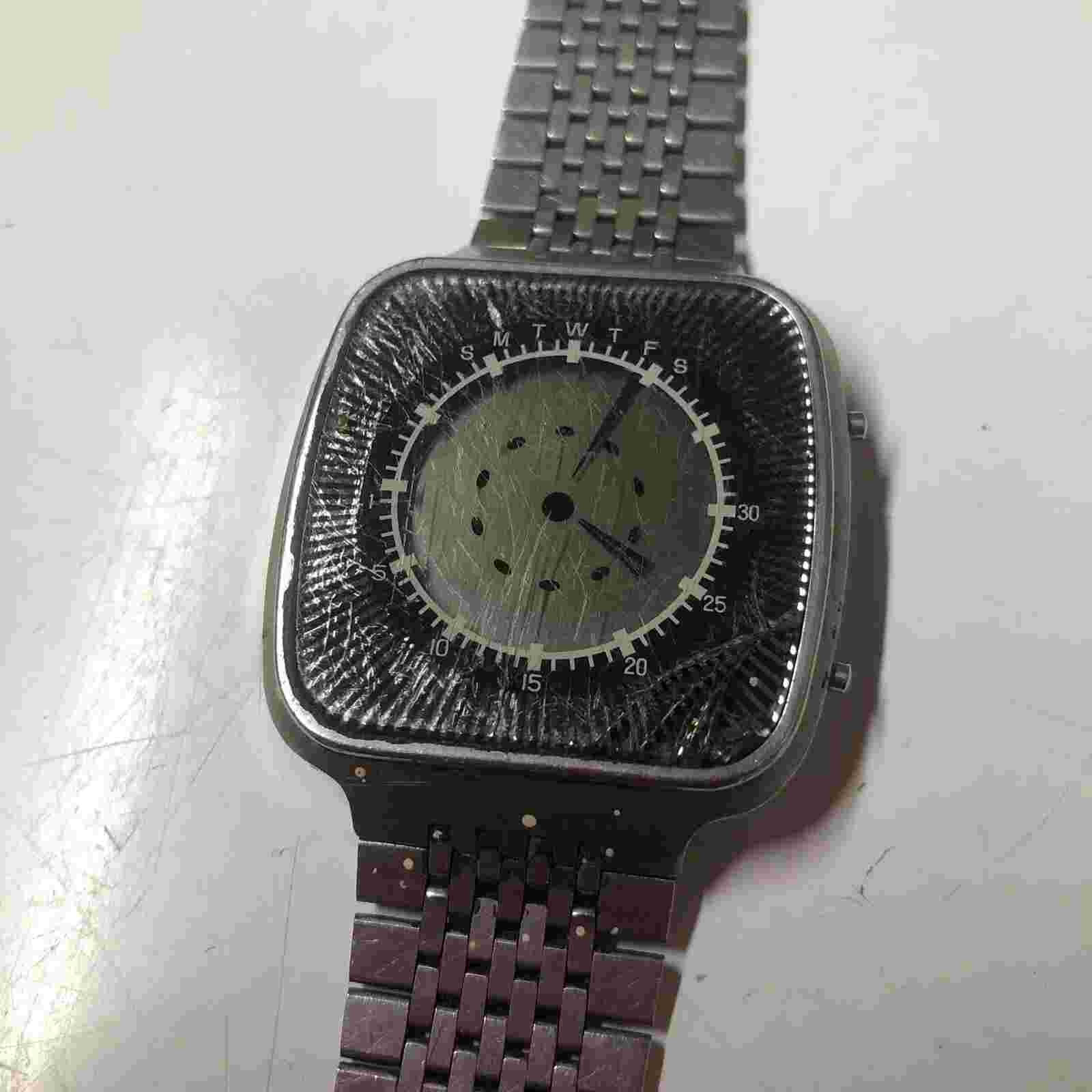 Vintage 1970s Texas Instruments Starburst Analog Men’s Watch Working