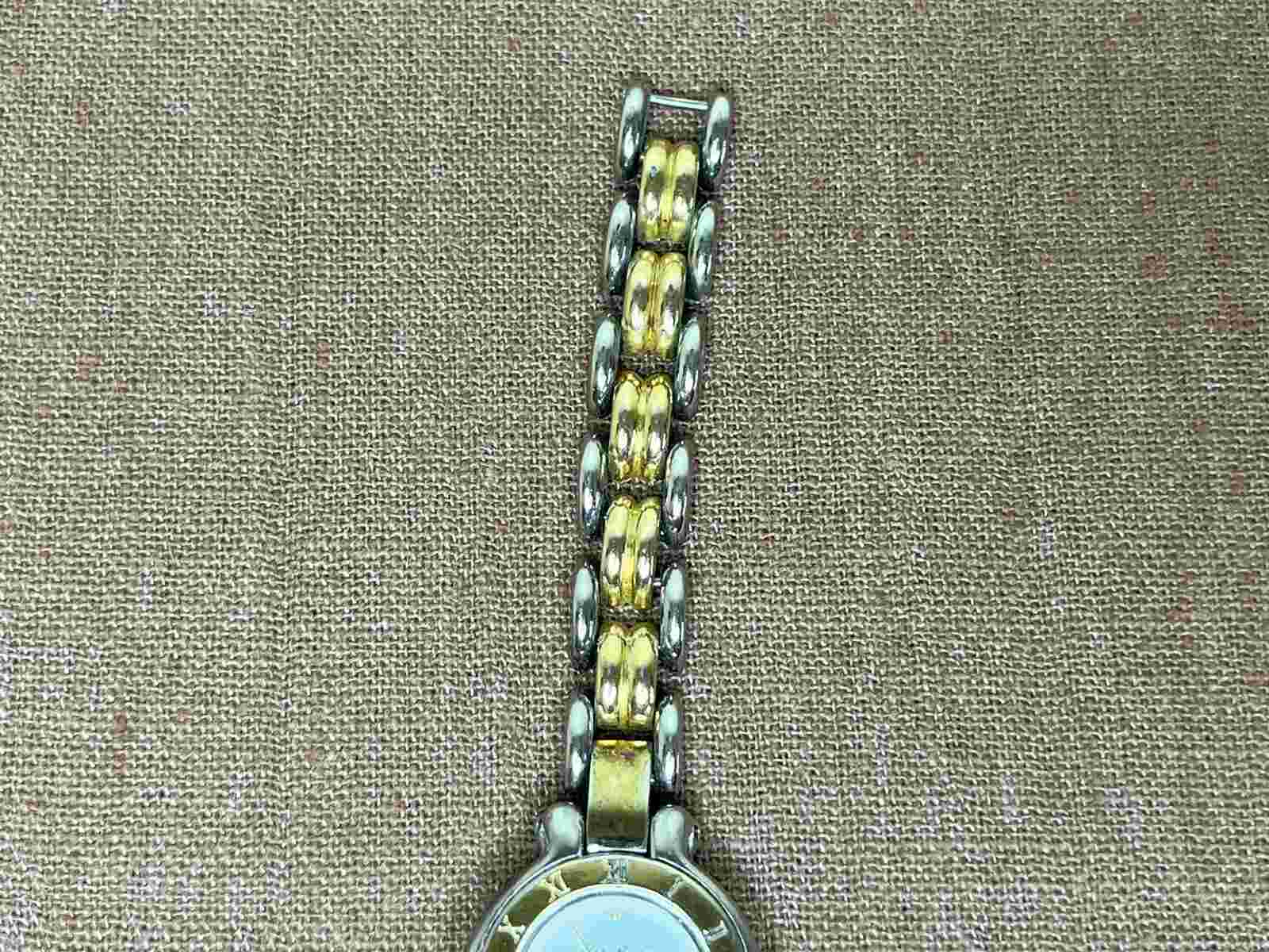Vintage Eddie Bauer V173 Ladies Wrist Watch