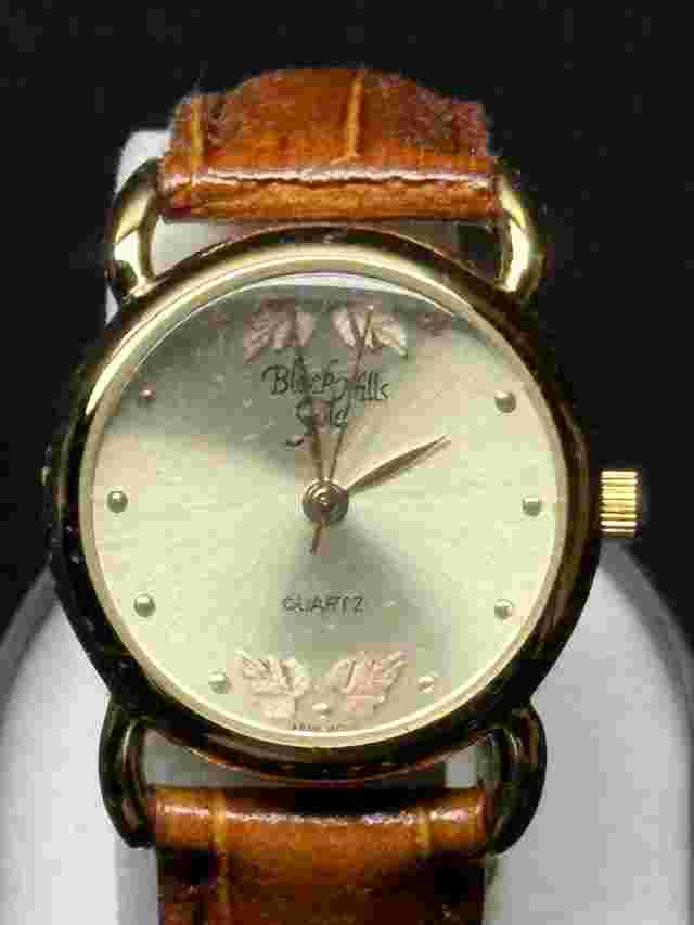 Black Hills Gold 12k Leaves Wrist Watch Original Box