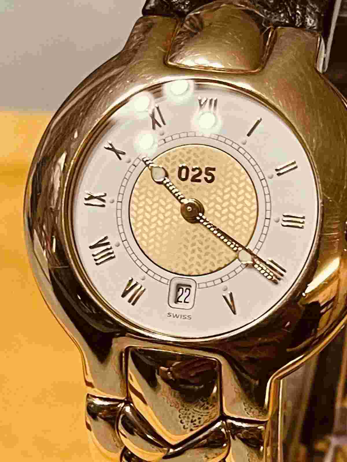 Gianni Versace Signature 025 - 18K Yellow Gold Automatic Watch very Rare